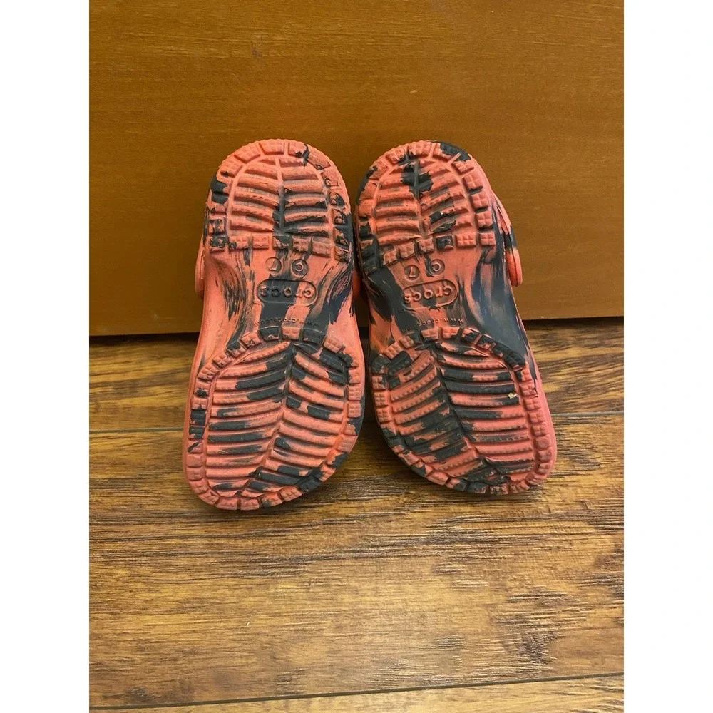 New Without Box Crocs Classic Marbled Clog Unisex Kids US 7C Red Black
